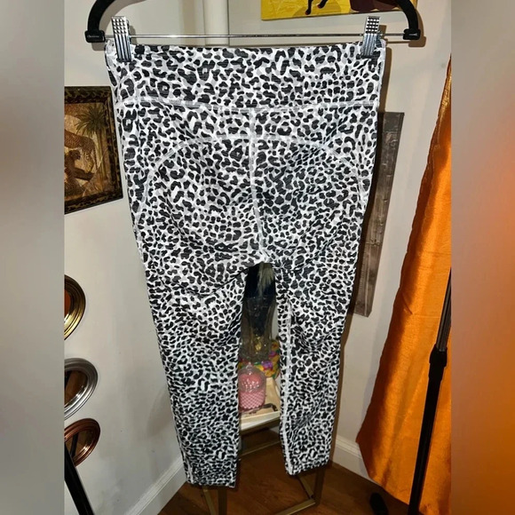 Outdoor Voices Animal Print Leggings size Medium - Picture 2 of 5